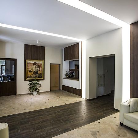 Hotel Orbita Шумен Екстер'єр фото