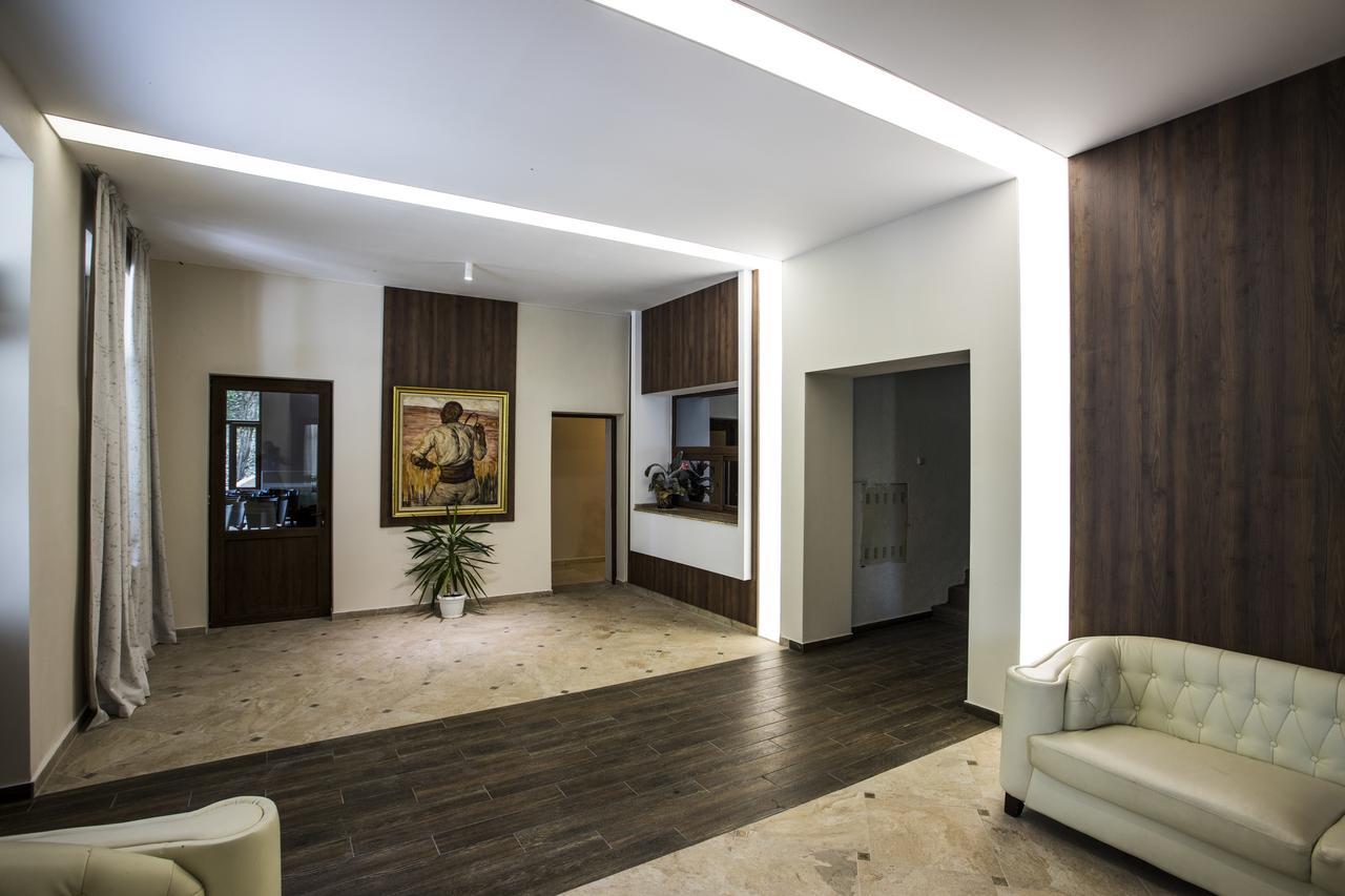 Hotel Orbita Шумен Екстер'єр фото