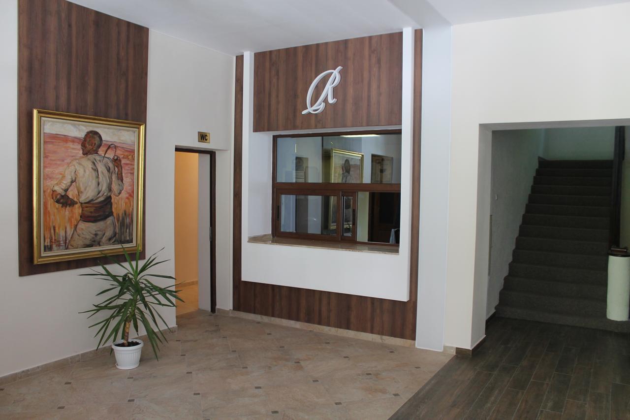 Hotel Orbita Шумен Екстер'єр фото
